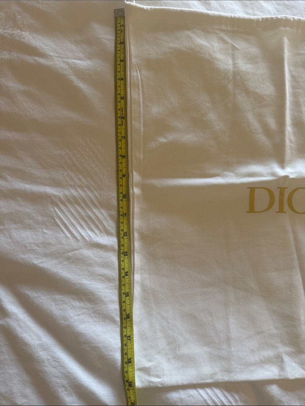 Dior Cream and Gold Logo Drawstring Dust Pouch - Picture 3 of 3